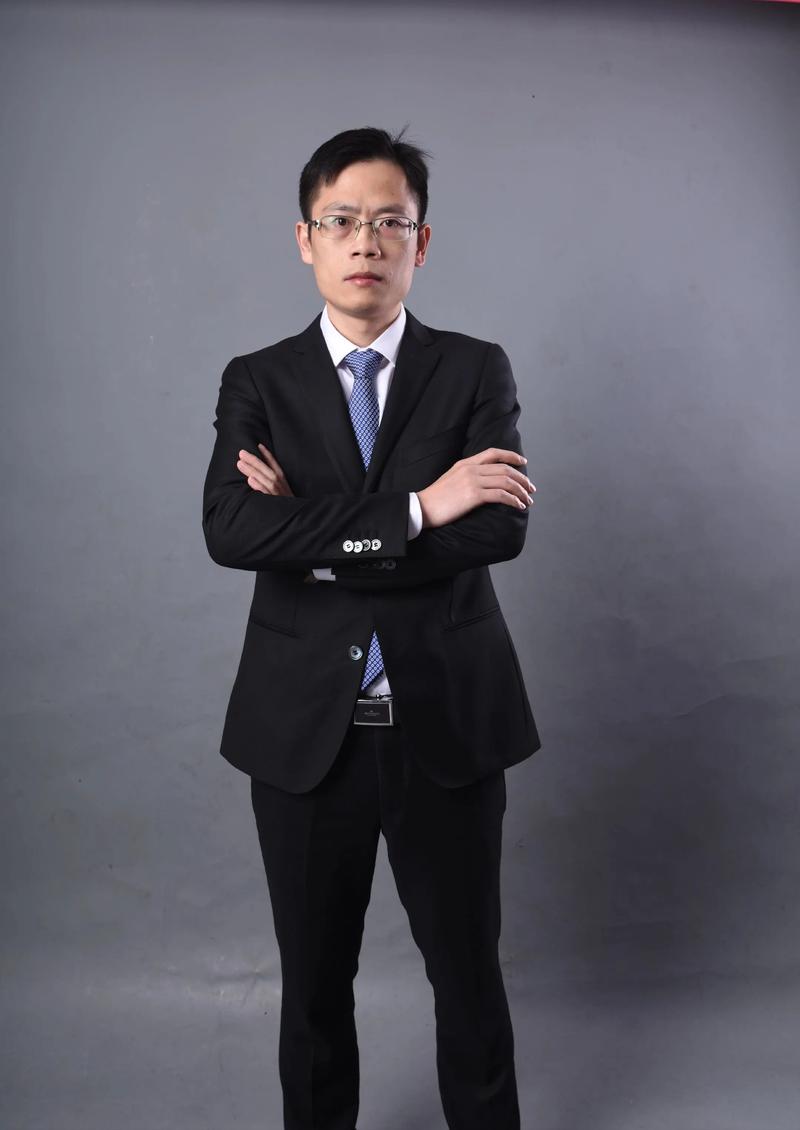 严敏 创始人 & 执行董事